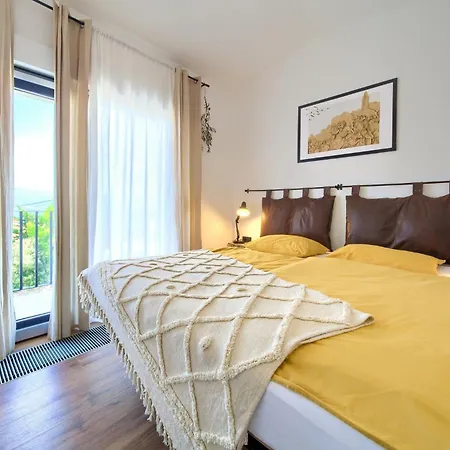 Vila Kucha 26b